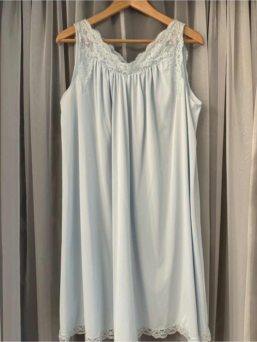 Vtg Shadowline Soft Lace-Trim Sleep Chemise
